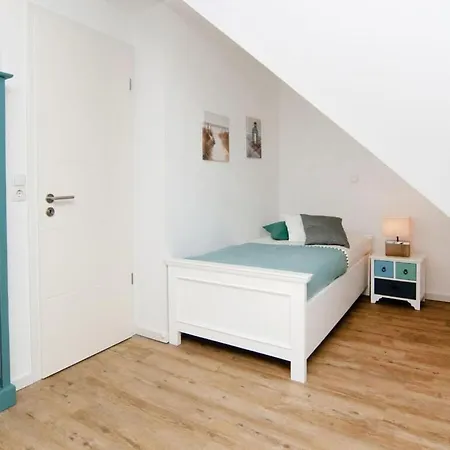 Apartment Directly On The Dike Tossens