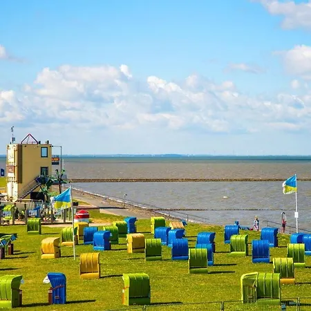 Apartment Directly On The Dike